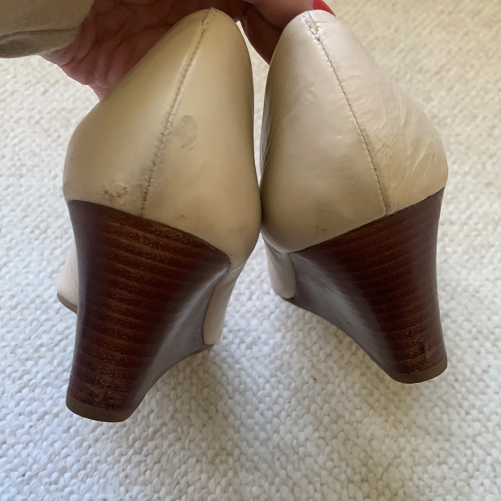 Tory Burch Wedges 8.5 - Picture 4 of 4